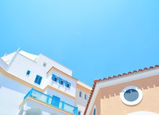 Podłoga – położyć panele czy deskę