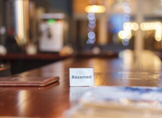 Jakim nazwiskiem podpisać się po ślubie? Jakim nazwiskiem podpisać się po ślubie?