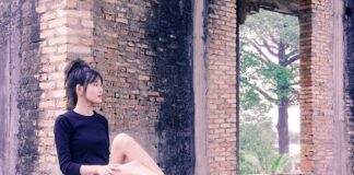 Co facet czuję jak się całuje?