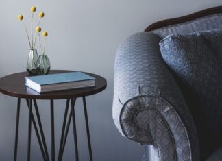 Jaki stolik pod telewizor 55 cali?