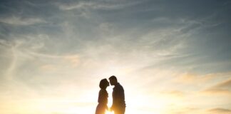 Czy całowanie po szyi to grzech?