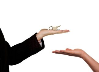 Co mówić przy wręczaniu zaproszeń na ślub?