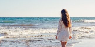 Kto wyprowadza pannę młodą z domu?