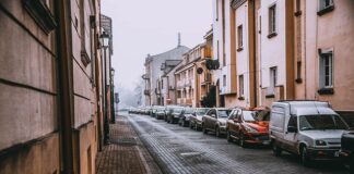 Kto kupuje auta z salonu?